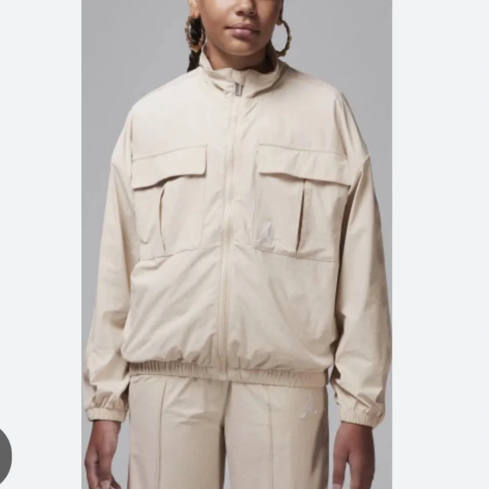Jordan Kids Jumpman Woven Jacket light tan size L New